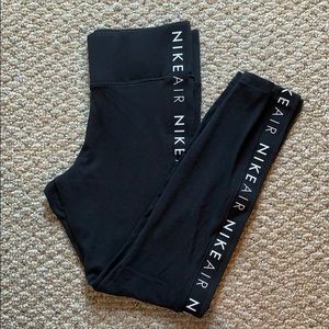 Size medium Nike Air leggings🌟